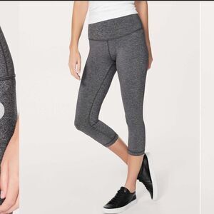 Lululemon Wunder Under Crop (Hi-Rise) *Luxtreme 21"
Heathered Black